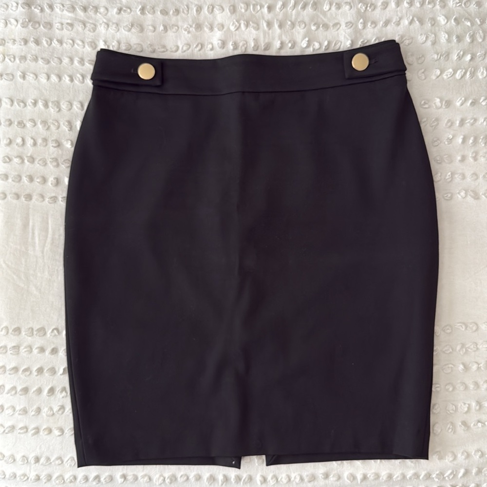 Express women’s dress skirt. Black with gold button detail. Size 12
